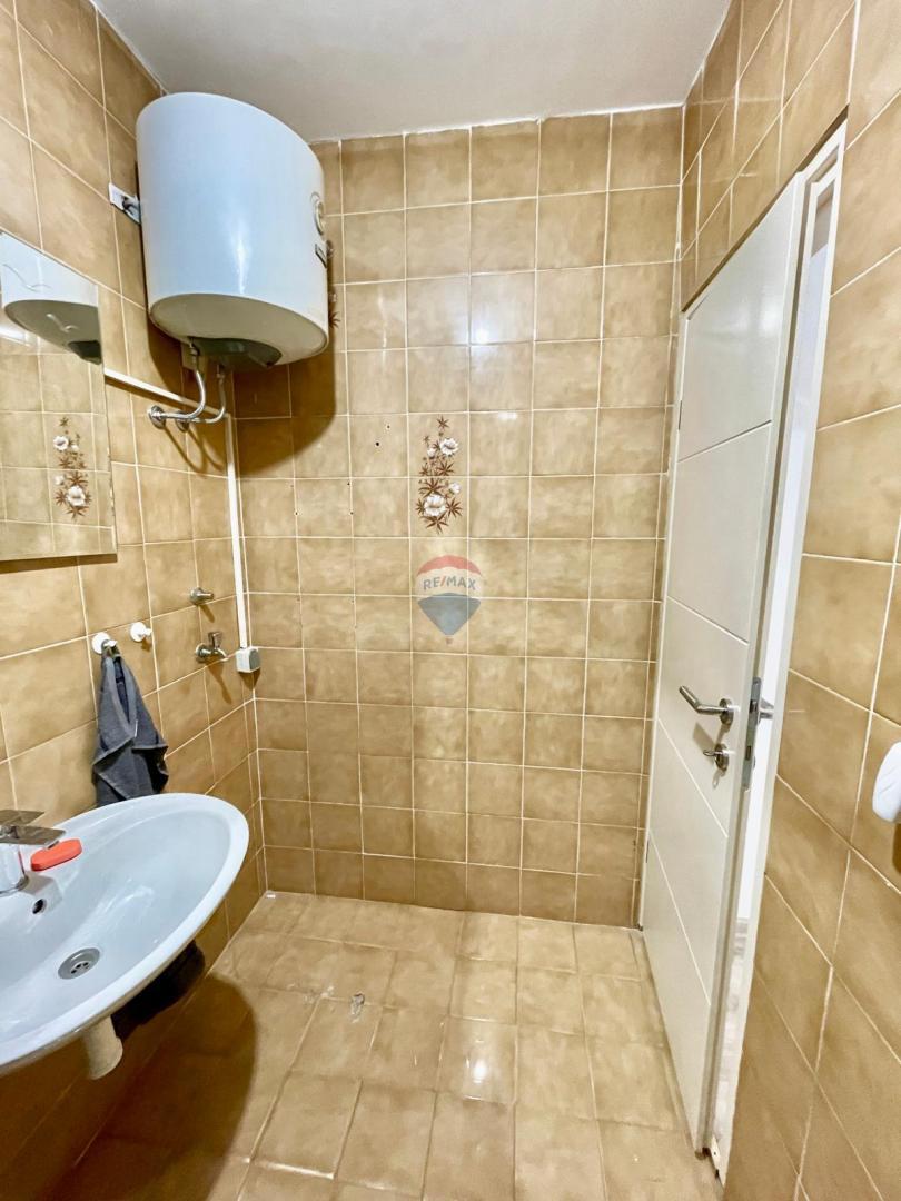 Crikvenica – prenovljeno dvosobno stanovanje z dvoriščem