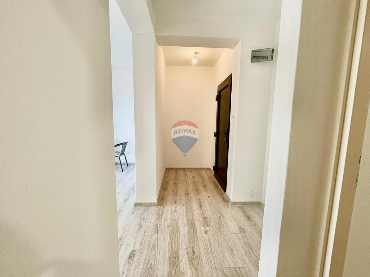 Crikvenica – prenovljeno dvosobno stanovanje z dvoriščem