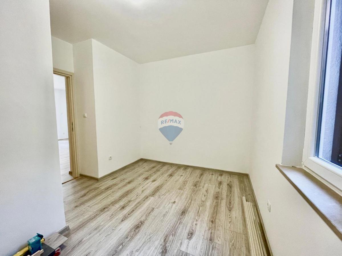 Crikvenica – prenovljeno dvosobno stanovanje z dvoriščem