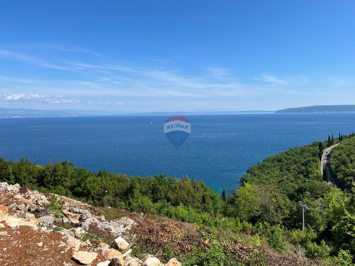 Stavbno zemljišče Medveja, Lovran, 1.083m2
