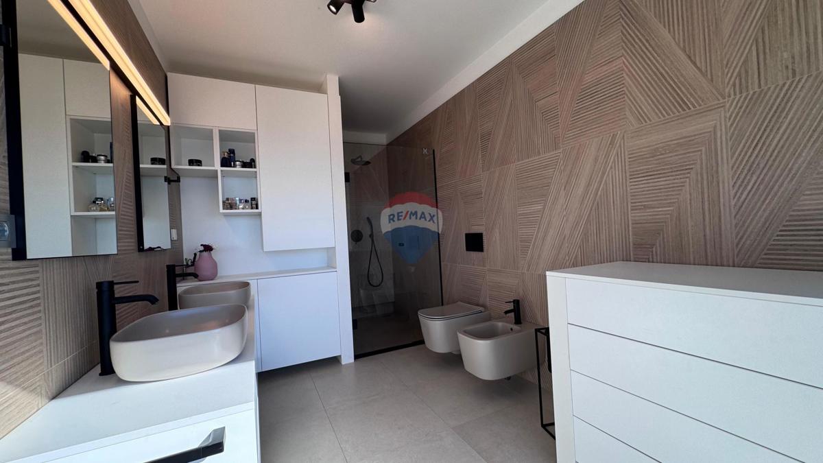 Stanovanje/Apartma Kostrena, 101m2