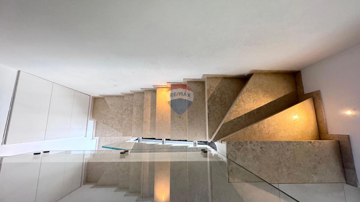 Stanovanje/Apartma Kostrena, 101m2