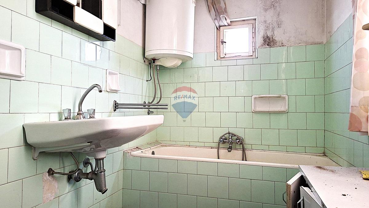 Hiša Kaštel, Buje, 78m2