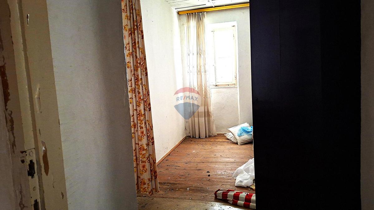 Hiša Kaštel, Buje, 78m2