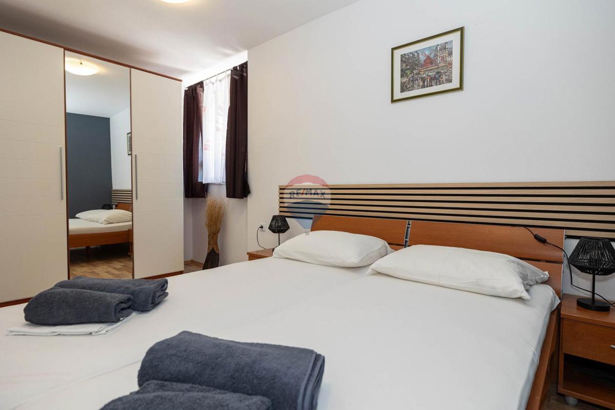 Crikvenica, Dramalj – hiša s 7 apartmaji v turistični dejavnosti