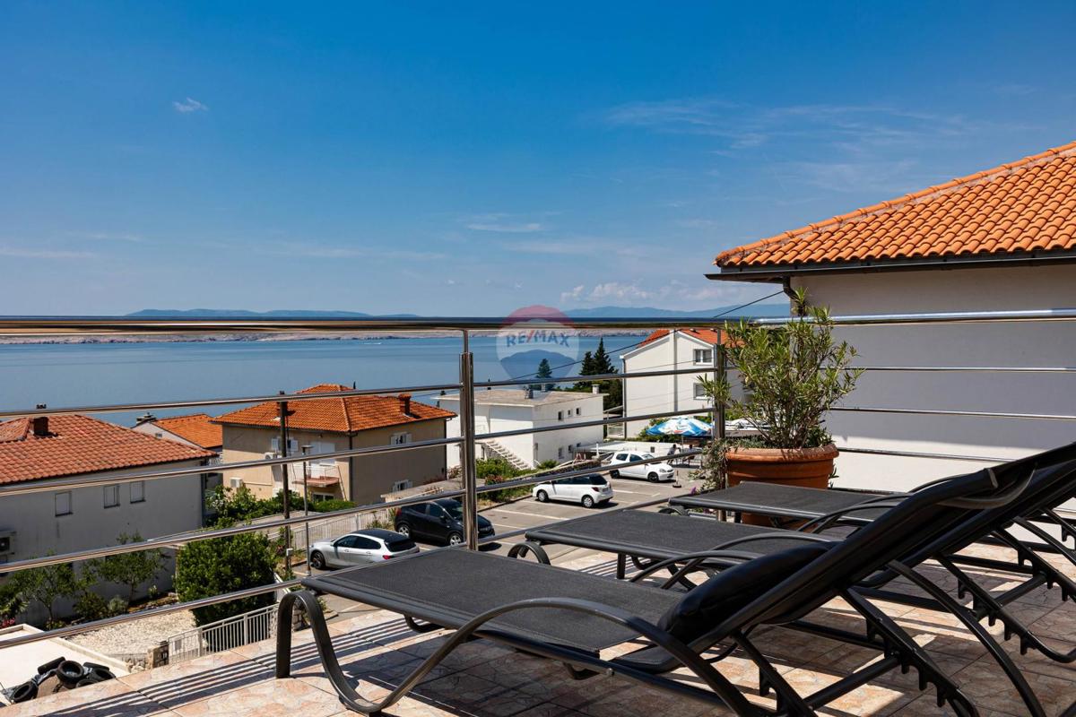 Crikvenica, Dramalj – hiša s 7 apartmaji v turistični dejavnosti