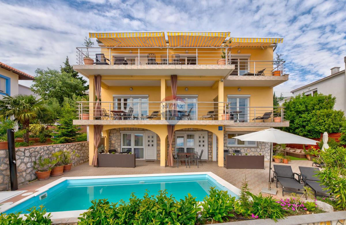 Crikvenica, Dramalj – hiša s 7 apartmaji v turistični dejavnosti