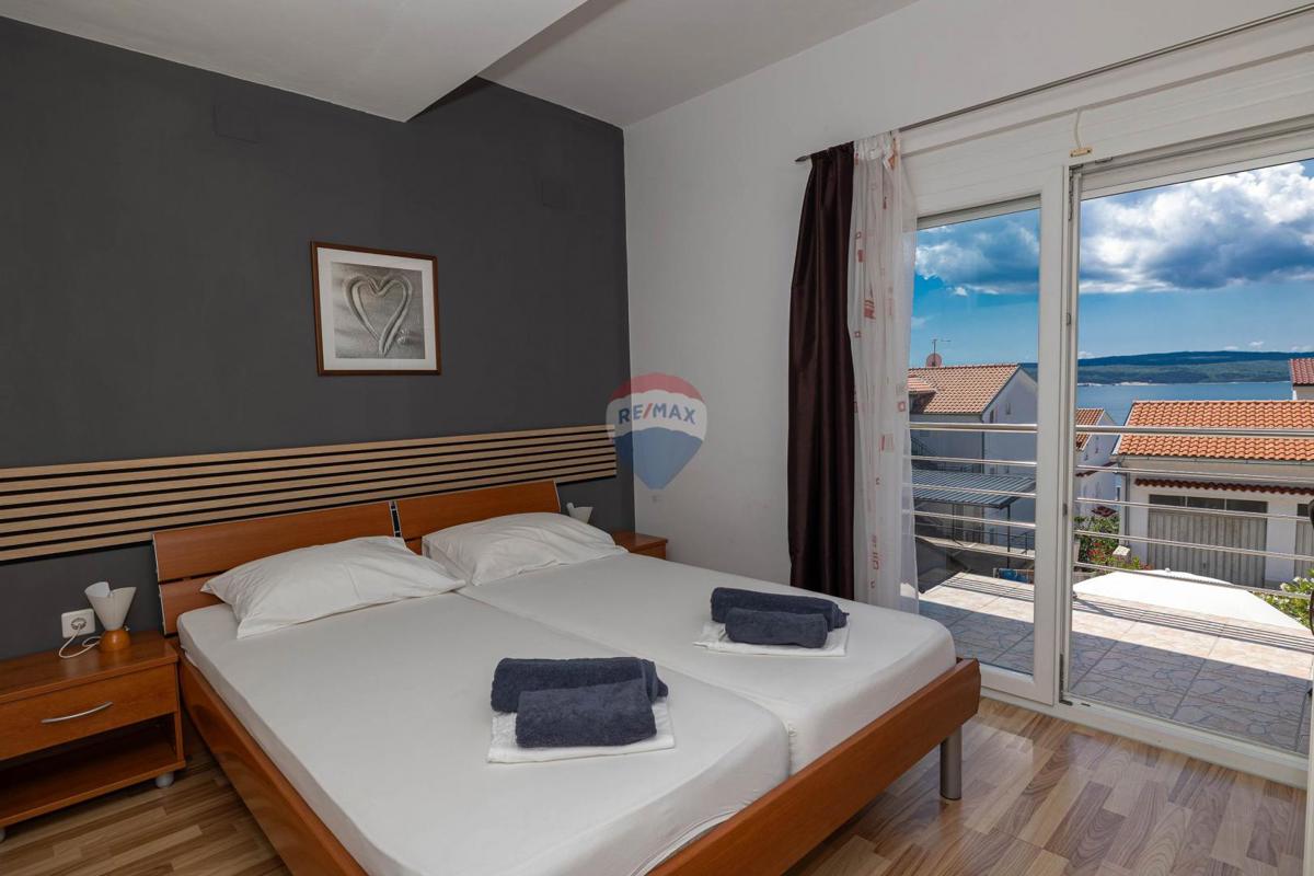 Crikvenica, Dramalj – hiša s 7 apartmaji v turistični dejavnosti