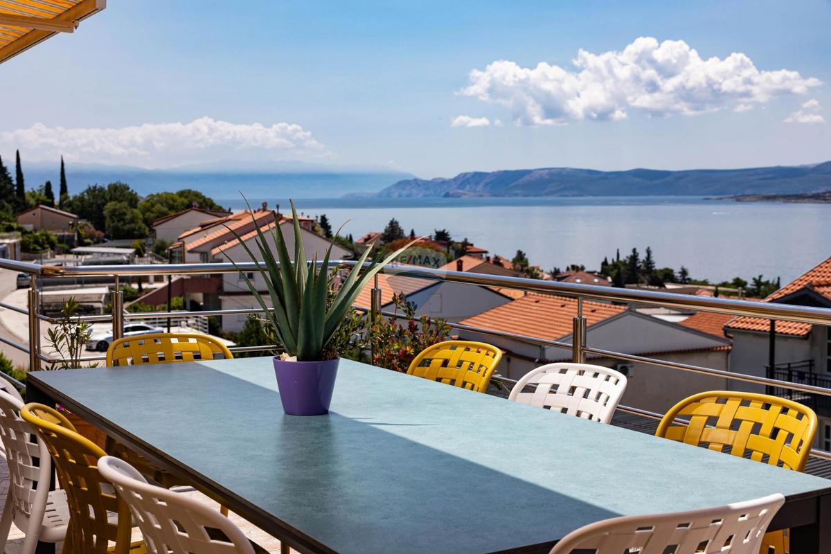 Crikvenica, Dramalj – hiša s 7 apartmaji v turistični dejavnosti