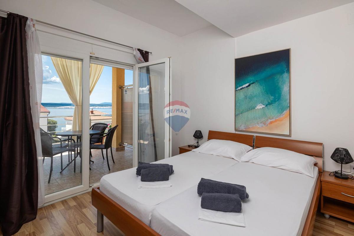 Crikvenica, Dramalj – hiša s 7 apartmaji v turistični dejavnosti