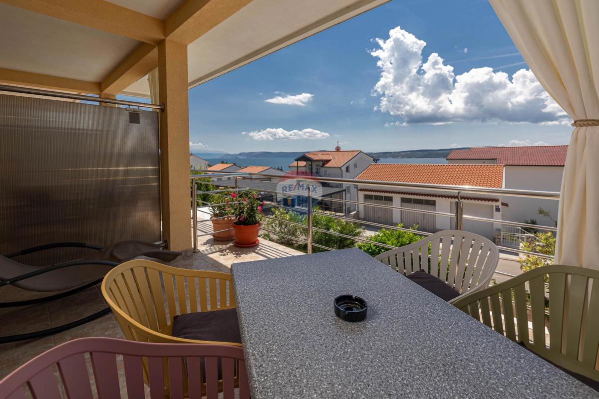 Crikvenica, Dramalj – hiša s 7 apartmaji v turistični dejavnosti