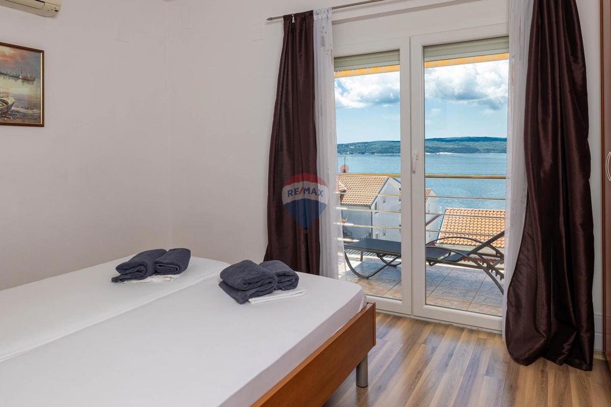 Crikvenica, Dramalj – hiša s 7 apartmaji v turistični dejavnosti