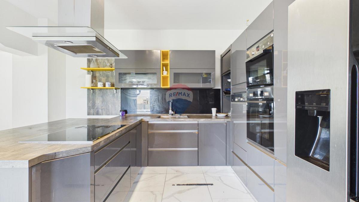 Hiša Gornji Desinec, Jastrebarsko - Okolica, 245m2