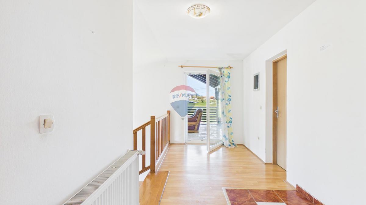 Hiša Gornji Desinec, Jastrebarsko - Okolica, 245m2