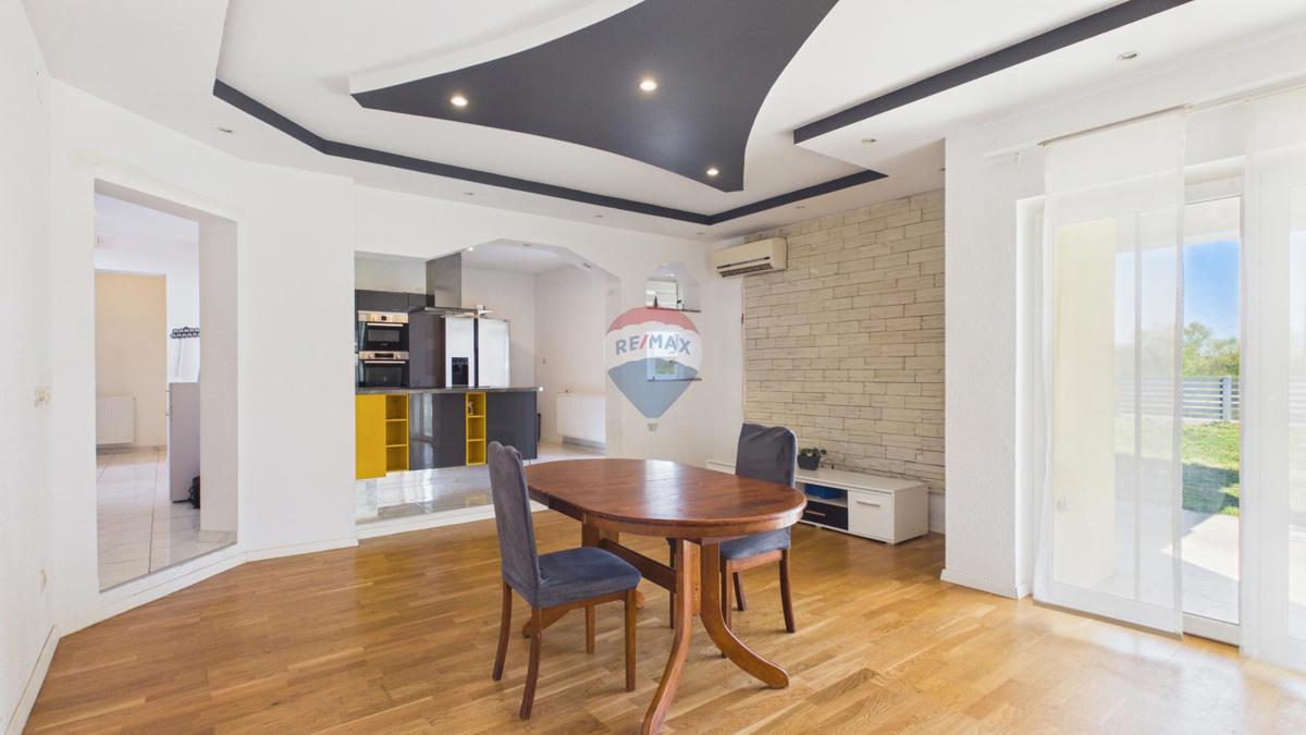 Hiša Gornji Desinec, Jastrebarsko - Okolica, 245m2