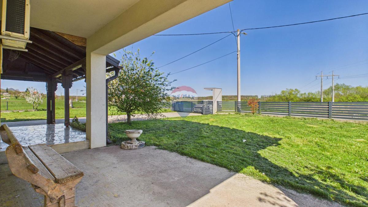 Hiša Gornji Desinec, Jastrebarsko - Okolica, 245m2