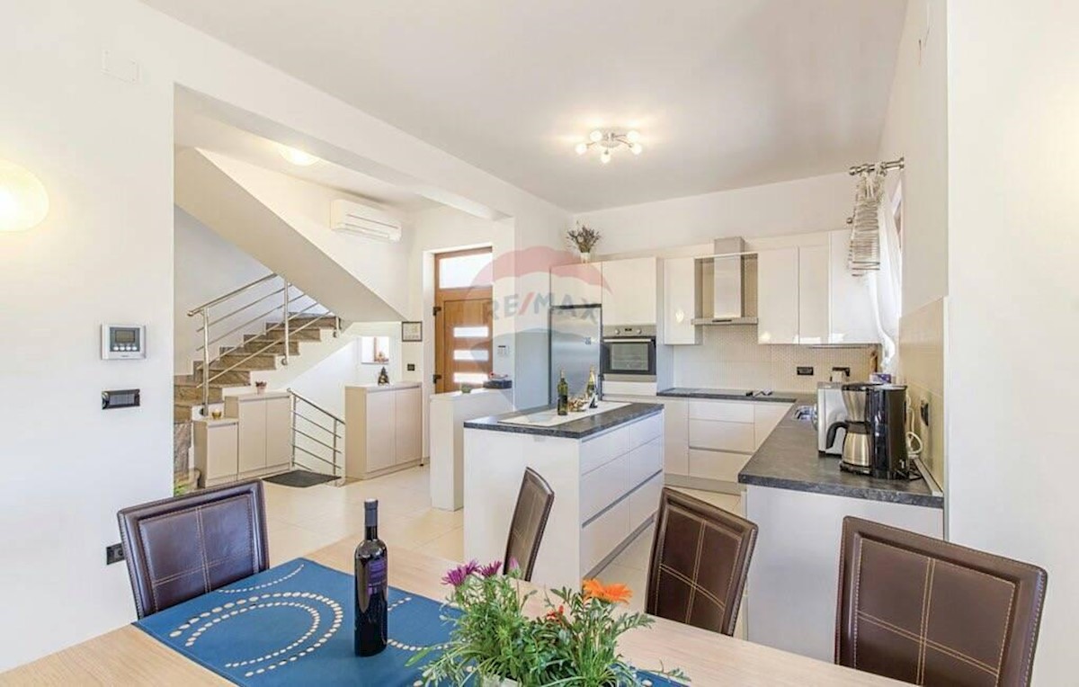 Hiša Jadreški, Ližnjan, 337m2