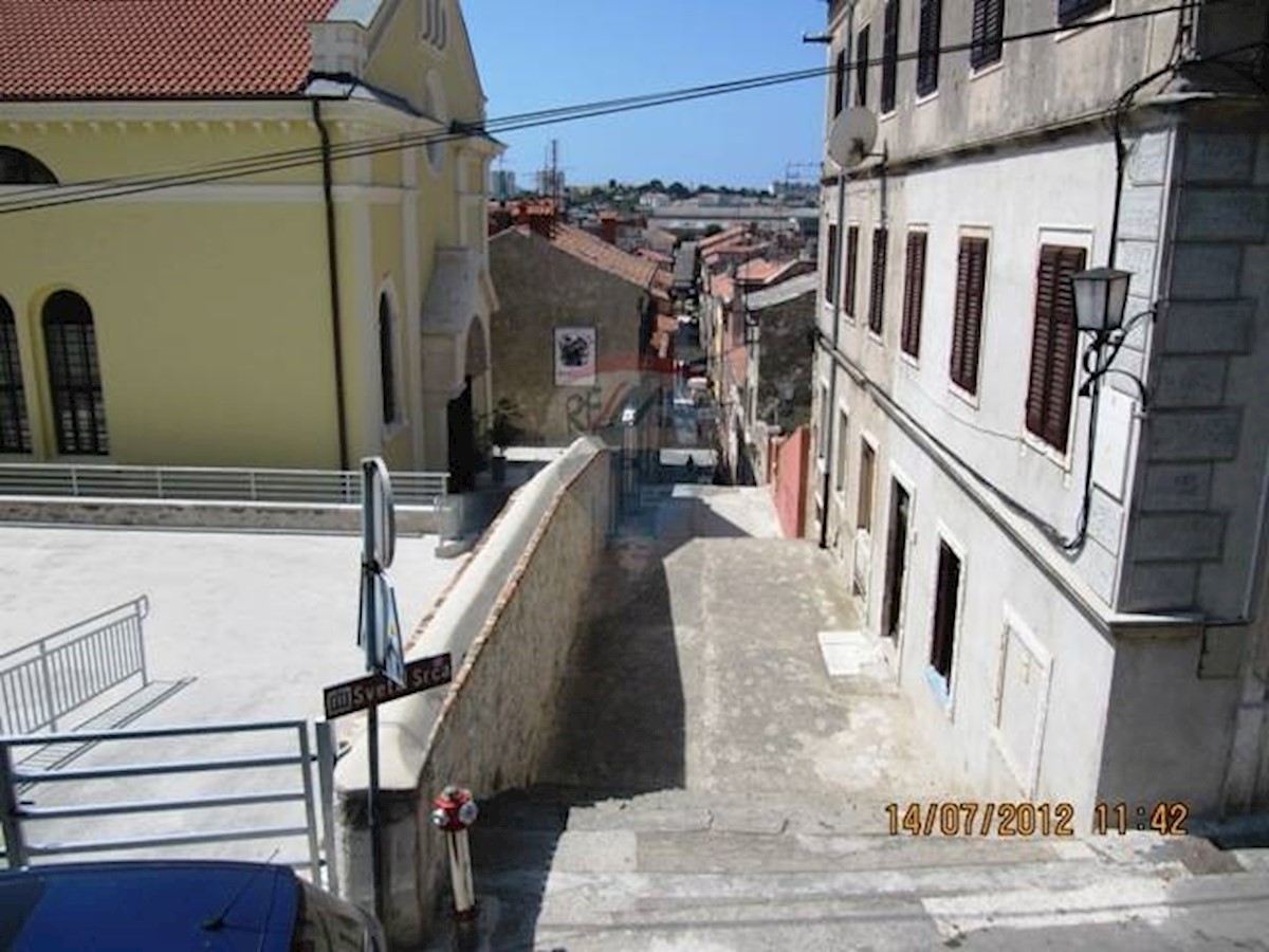 Centar, Pula, 340m2