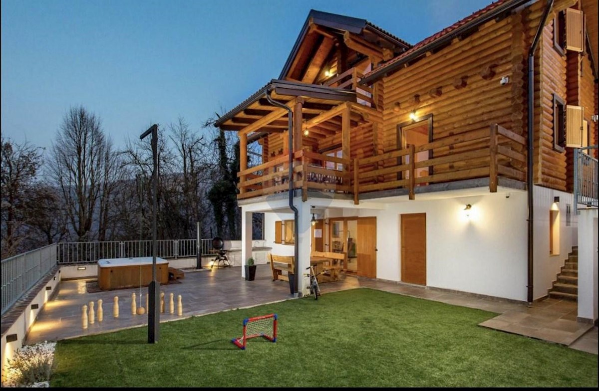 Hiša Gornji Turni, Delnice, 250m2