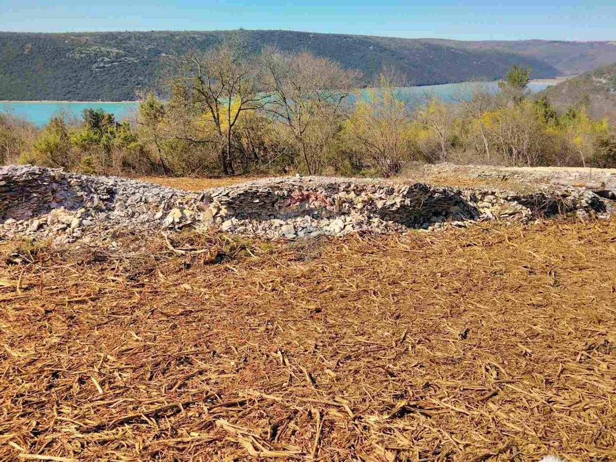 Stavbno zemljišče Trgetari, Raša, 893m2