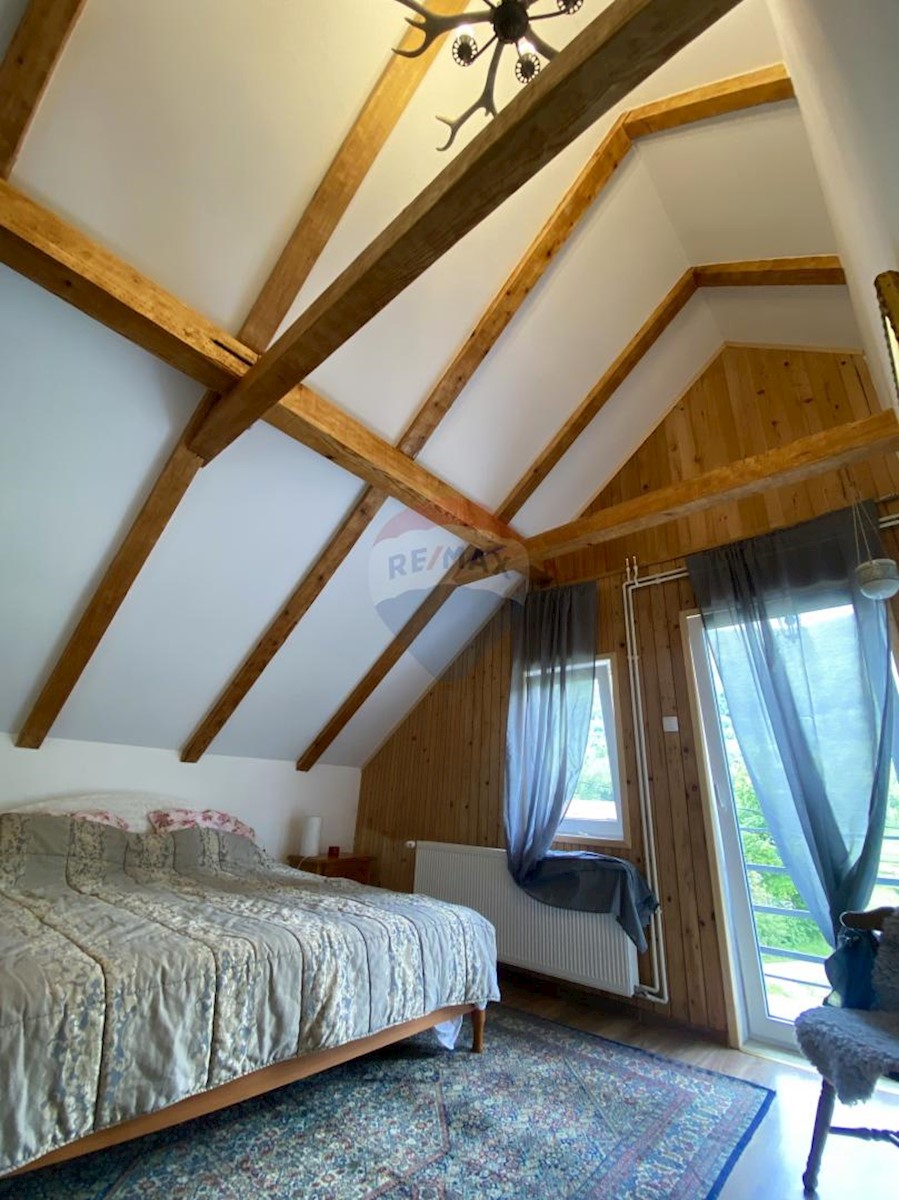 Hiša Tuk Vojni, Mrkopalj, 150m2