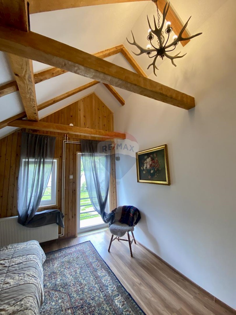 Hiša Tuk Vojni, Mrkopalj, 150m2