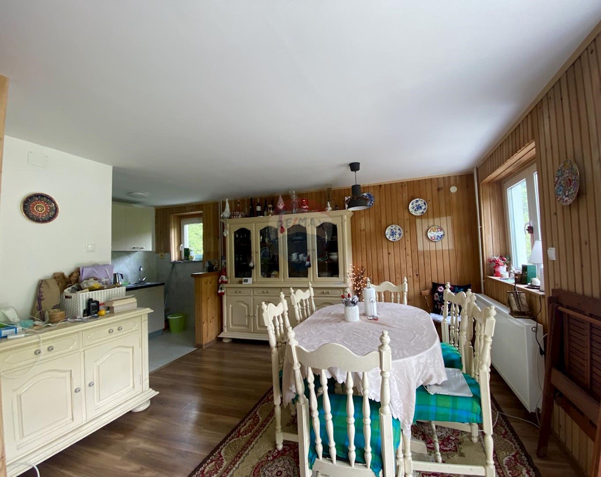 Hiša Tuk Vojni, Mrkopalj, 150m2