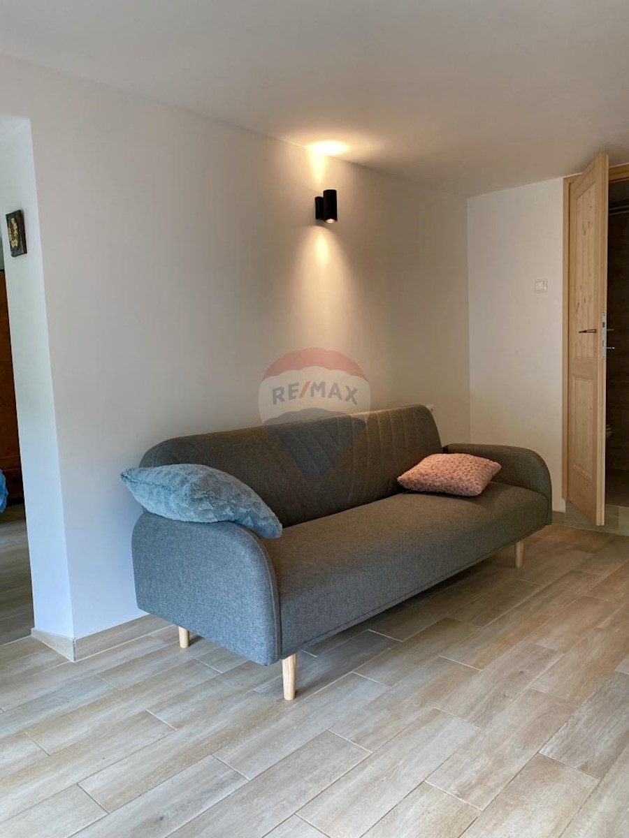 Hiša Tuk Vojni, Mrkopalj, 150m2