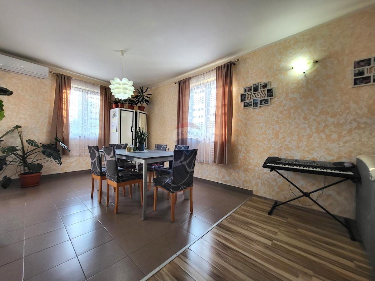 Stanovanje/Apartma Šijana, Pula, 152,92m2