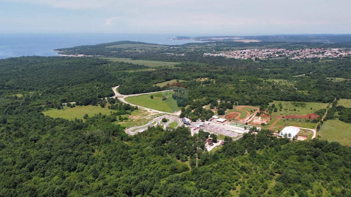 ISTRIA, POREČ - land 6420 m2 