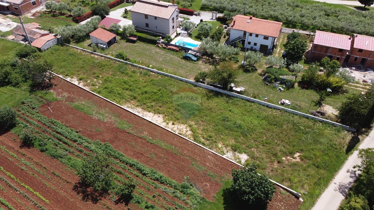 ISTRIA, ST. LOVREČ - Construction land 1313 m2 with project 