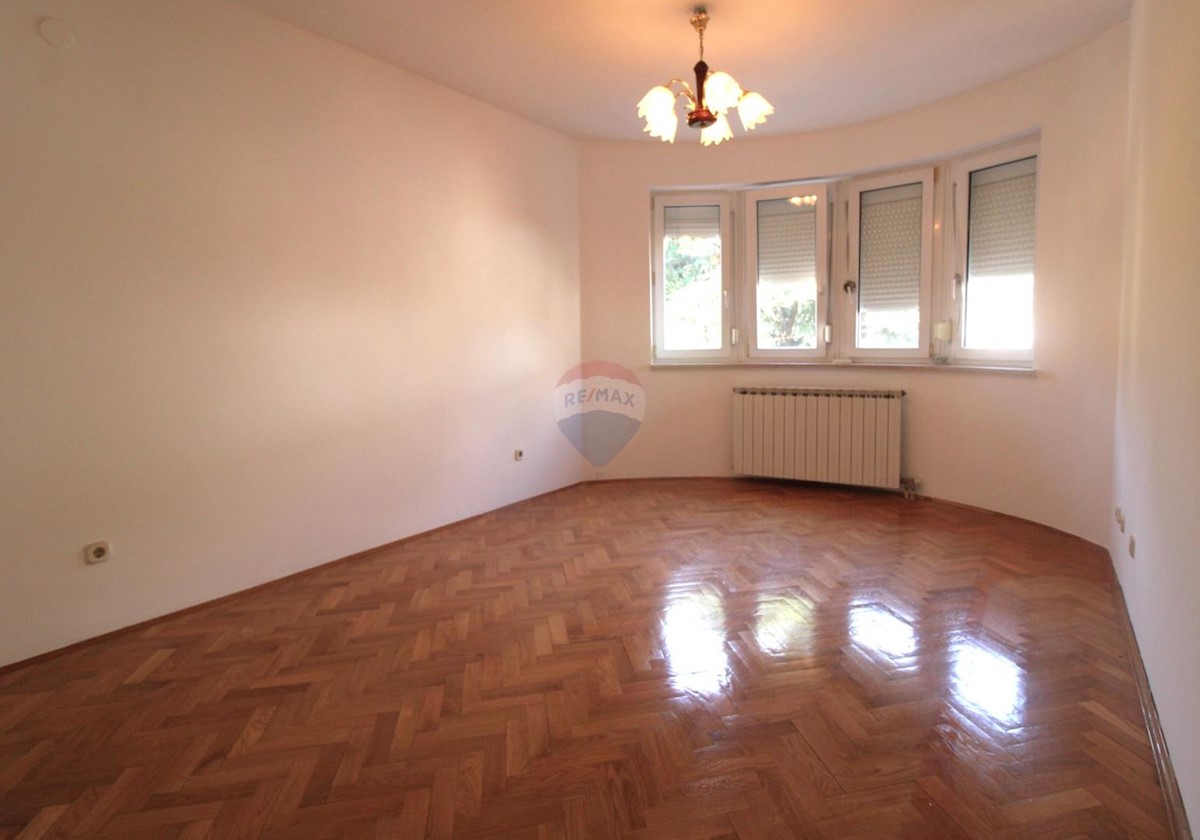 Stanovanje/Apartma Centar, Pula, 74m2