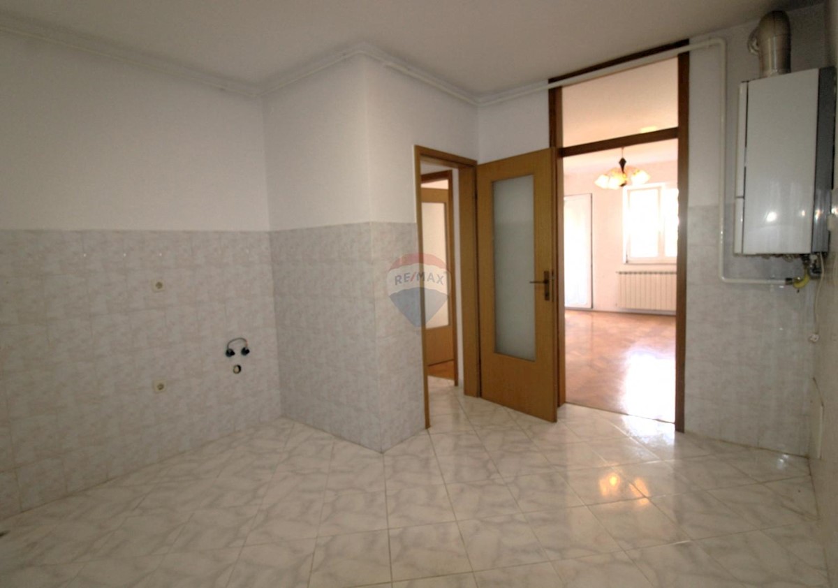 Stanovanje/Apartma Centar, Pula, 74m2