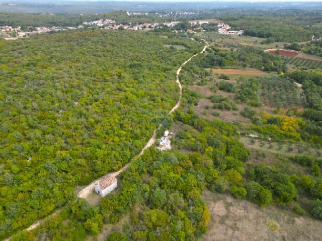 Stavbno zemljišče Šorići, Kanfanar, 1.300m2