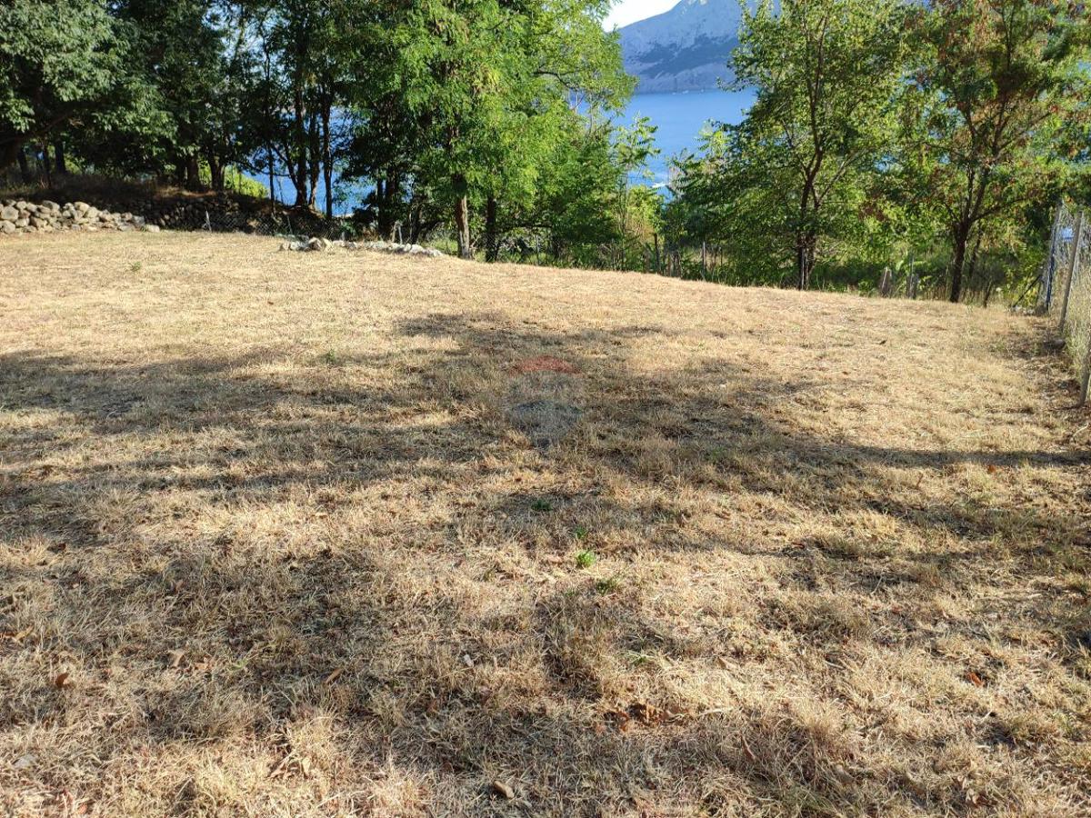 Stavbno zemljišče Baška, 305m2