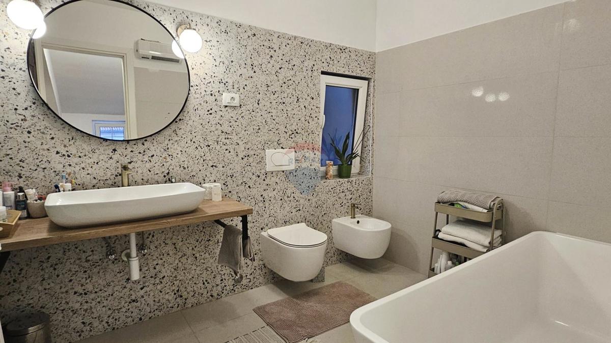 Istra, Banjole, stanovanje 108 m², bližina plaže