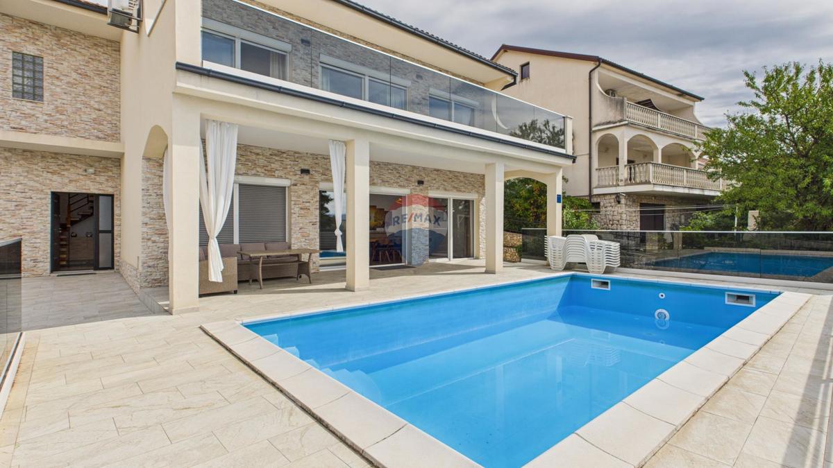 Hiša Novi Vinodolski, 210m2