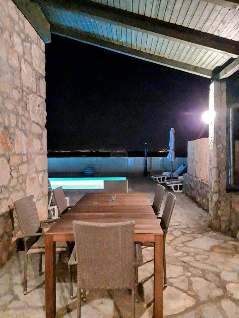 Hiša Malinska, Malinska-Dubašnica, 100m2