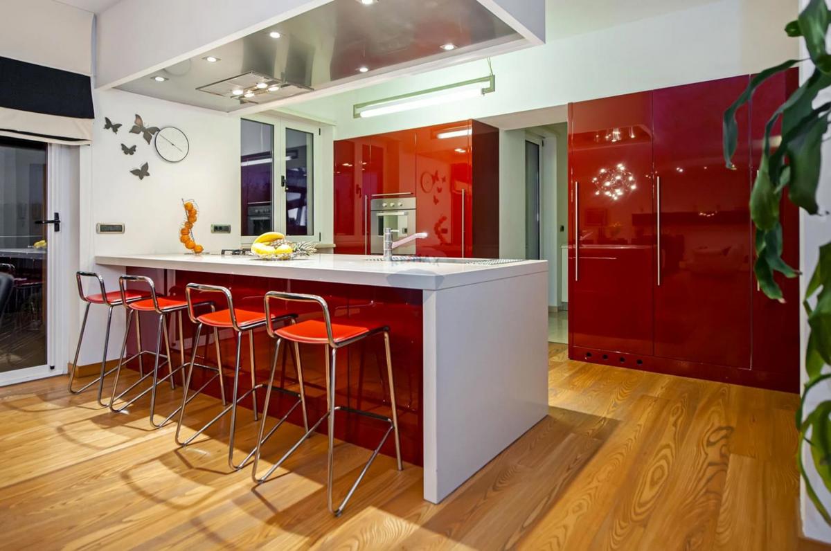 Istra, Rovinj – 7 km, Luksuzna vila, mirna lokacija – Parcela 1719 m²