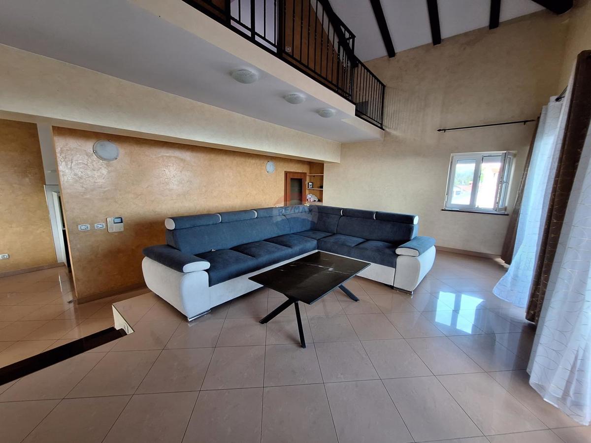 Hiša Kastav, 300m2