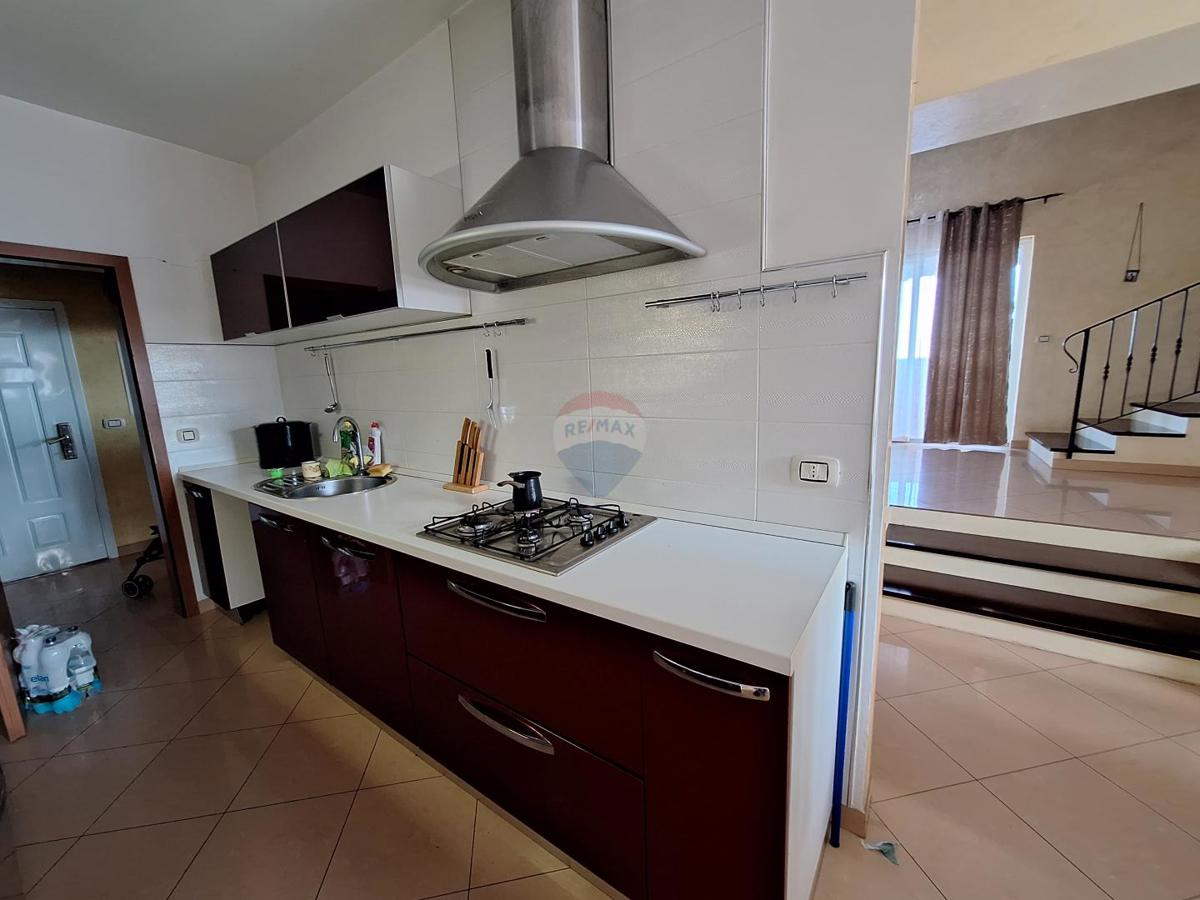 Hiša Kastav, 300m2