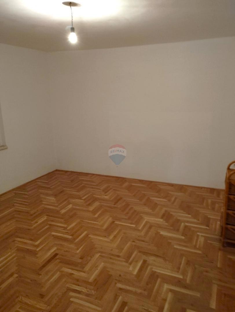 Hiša Krivaja Vojnićka, Vojnić, 135m2