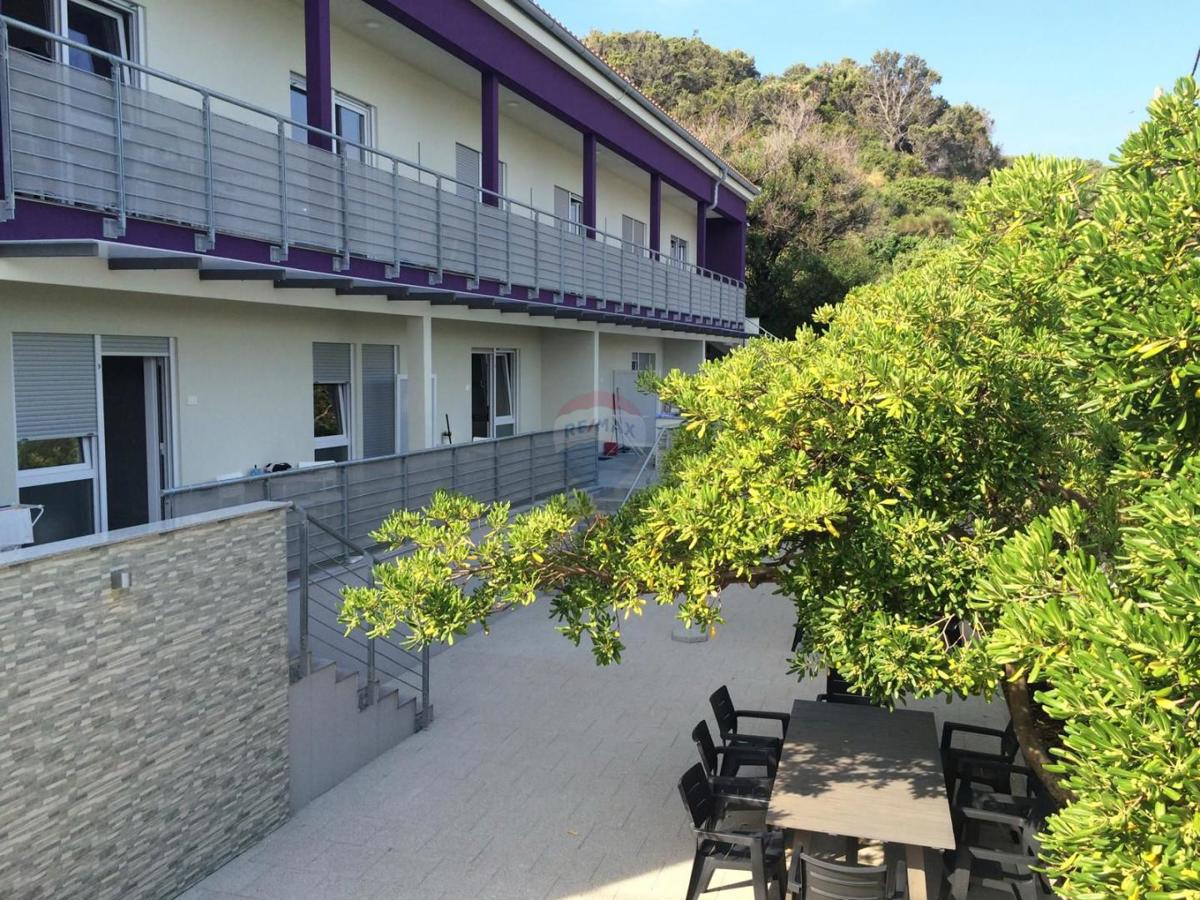 Hiša Supetarska Draga, Rab, 420m2