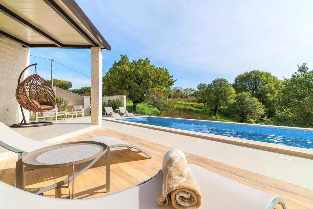 ISTRIA, SVETVINČENAT – Modern Semi-Detached House with Pool