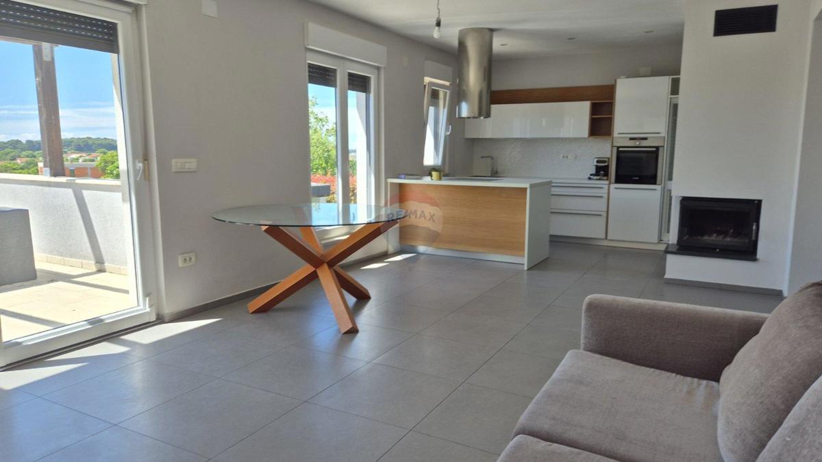Hiša okolica Pule, Pula, 250m2