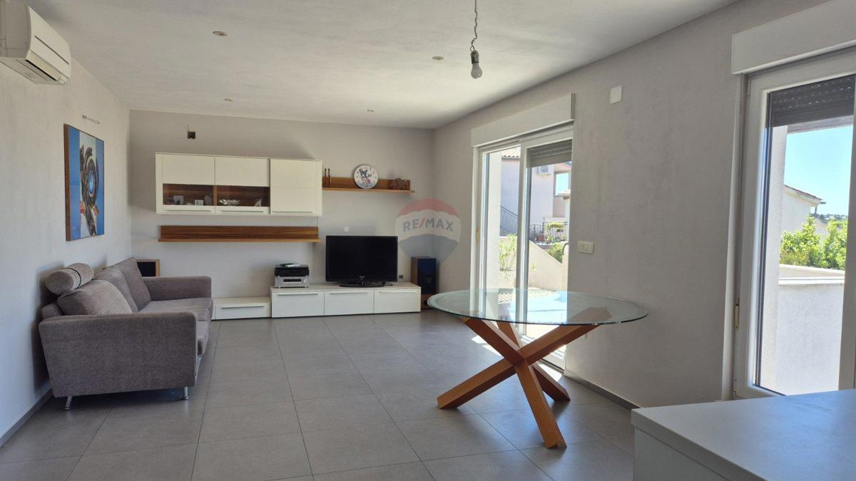 Hiša okolica Pule, Pula, 250m2