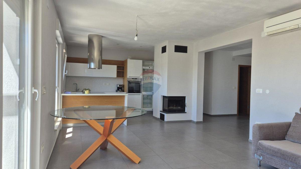 Hiša okolica Pule, Pula, 250m2