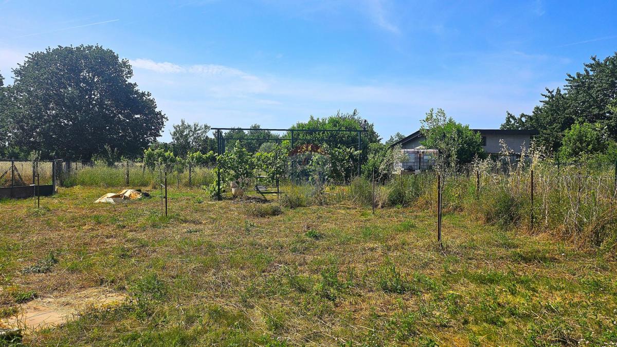 Stavbno zemljišče Umag, 500m2
