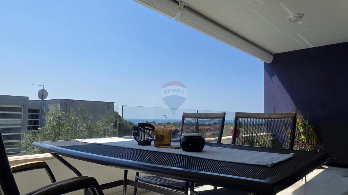  Istra, Novigrad – Prostorno družinsko stanovanje z razgledom na morje