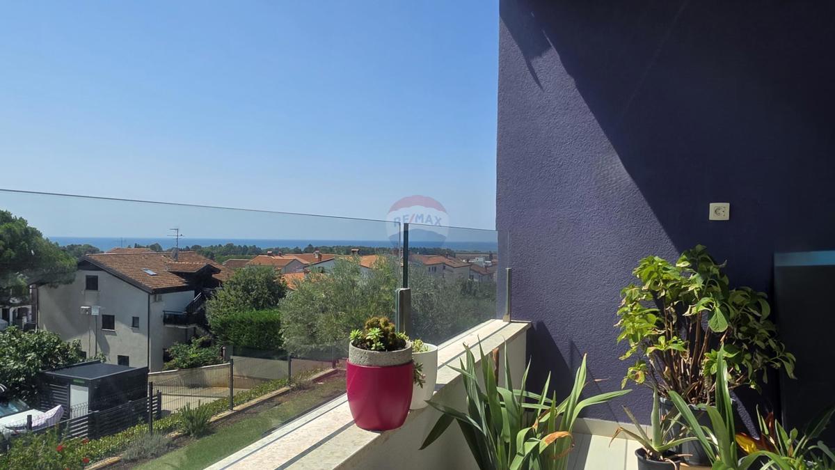  Istra, Novigrad – Prostorno družinsko stanovanje z razgledom na morje